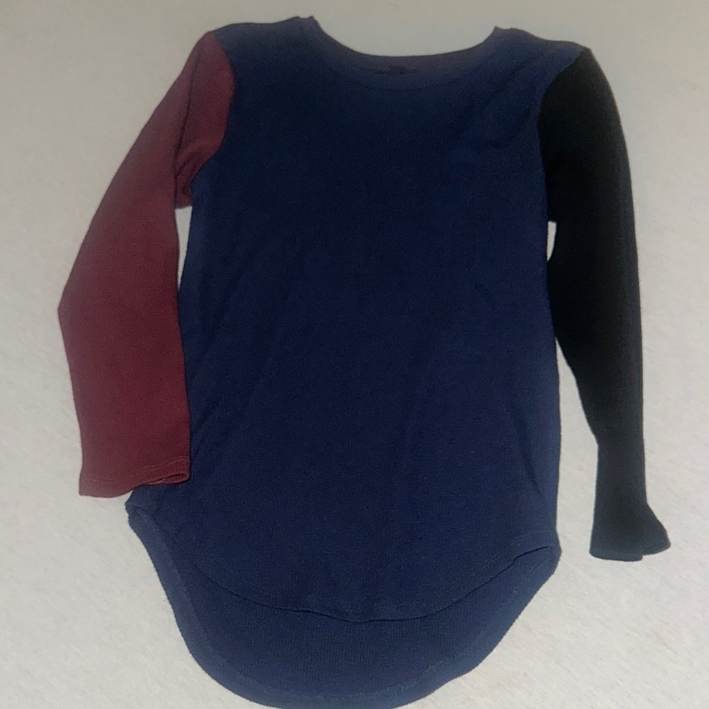 Kids Size Small Colorblock Long Sleeve Shirt.